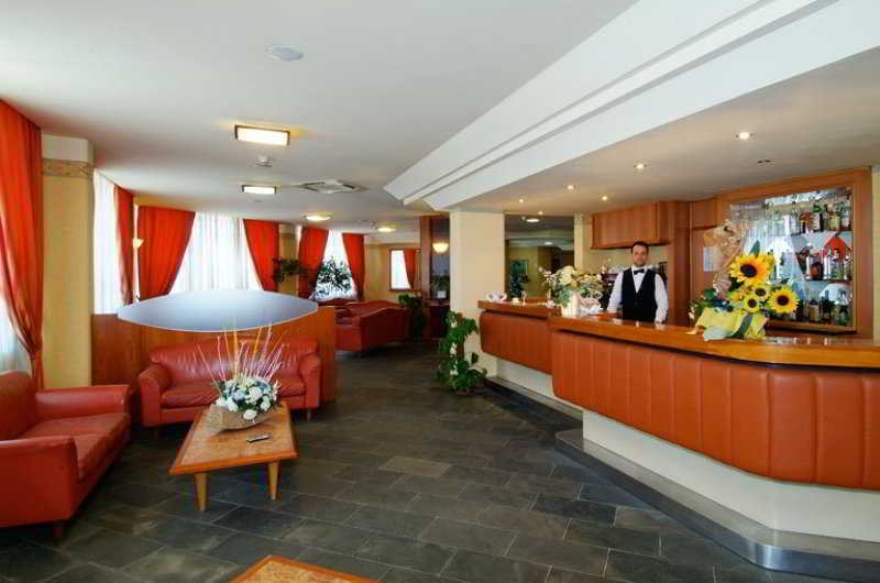 Grand Eurhotel Montesilvano Marina Екстериор снимка