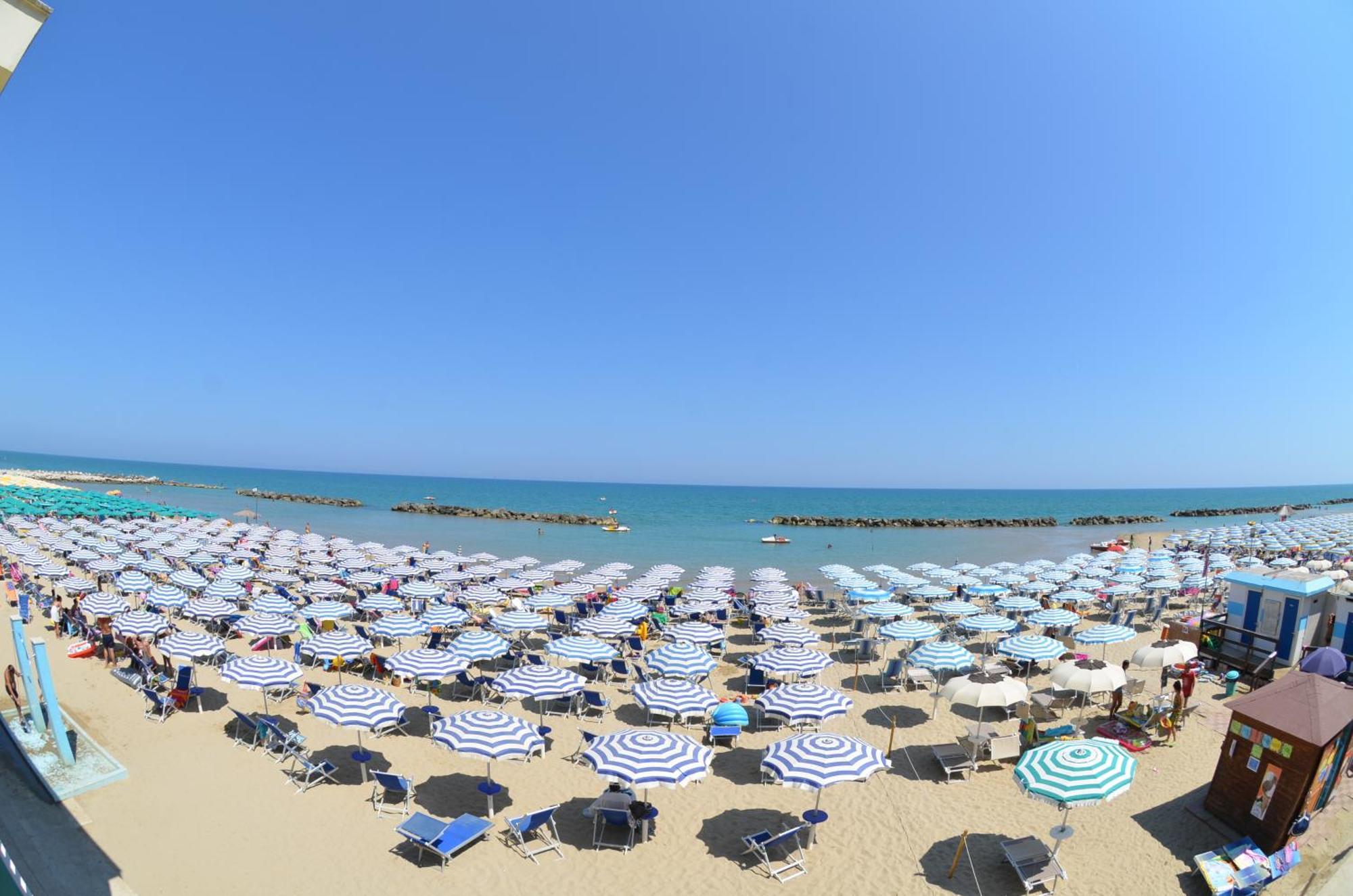 Grand Eurhotel Montesilvano Marina Екстериор снимка