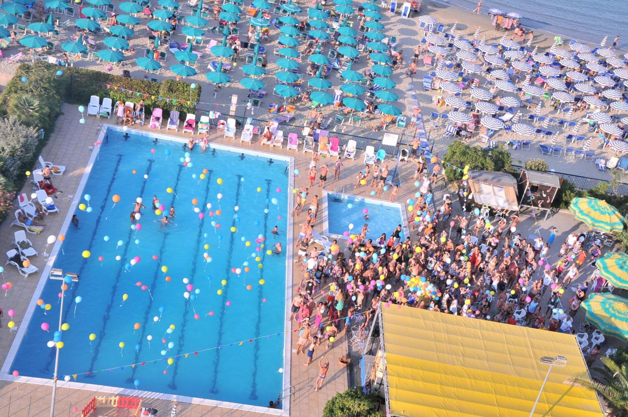 Grand Eurhotel Montesilvano Marina Екстериор снимка
