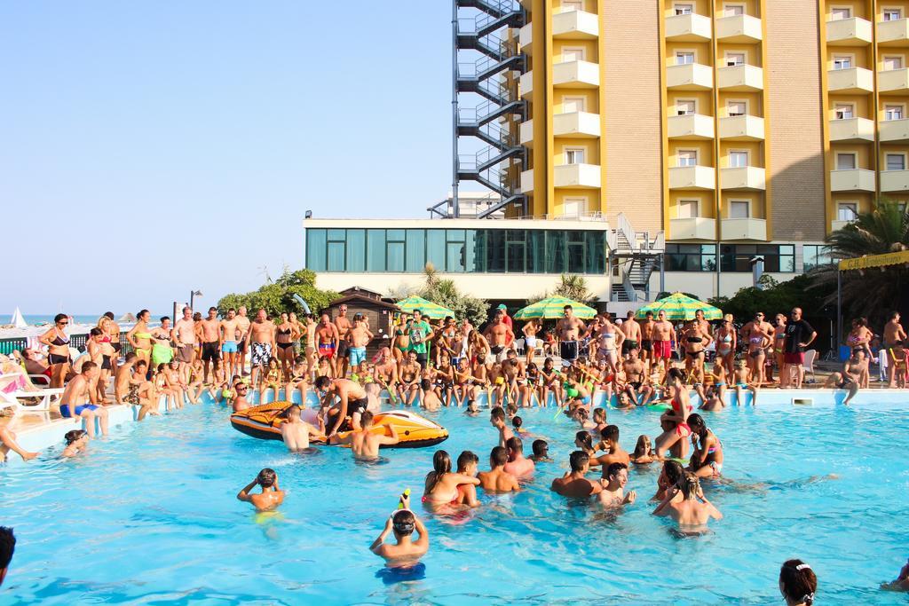 Grand Eurhotel Montesilvano Marina Екстериор снимка