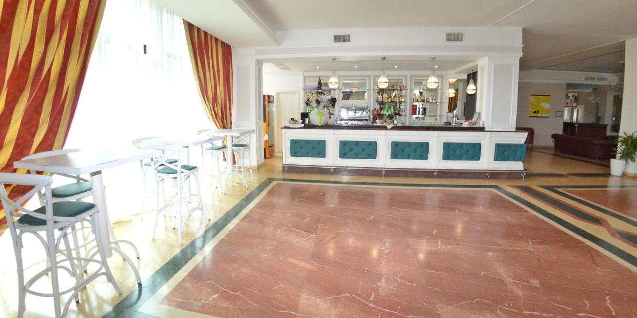 Grand Eurhotel Montesilvano Marina Екстериор снимка