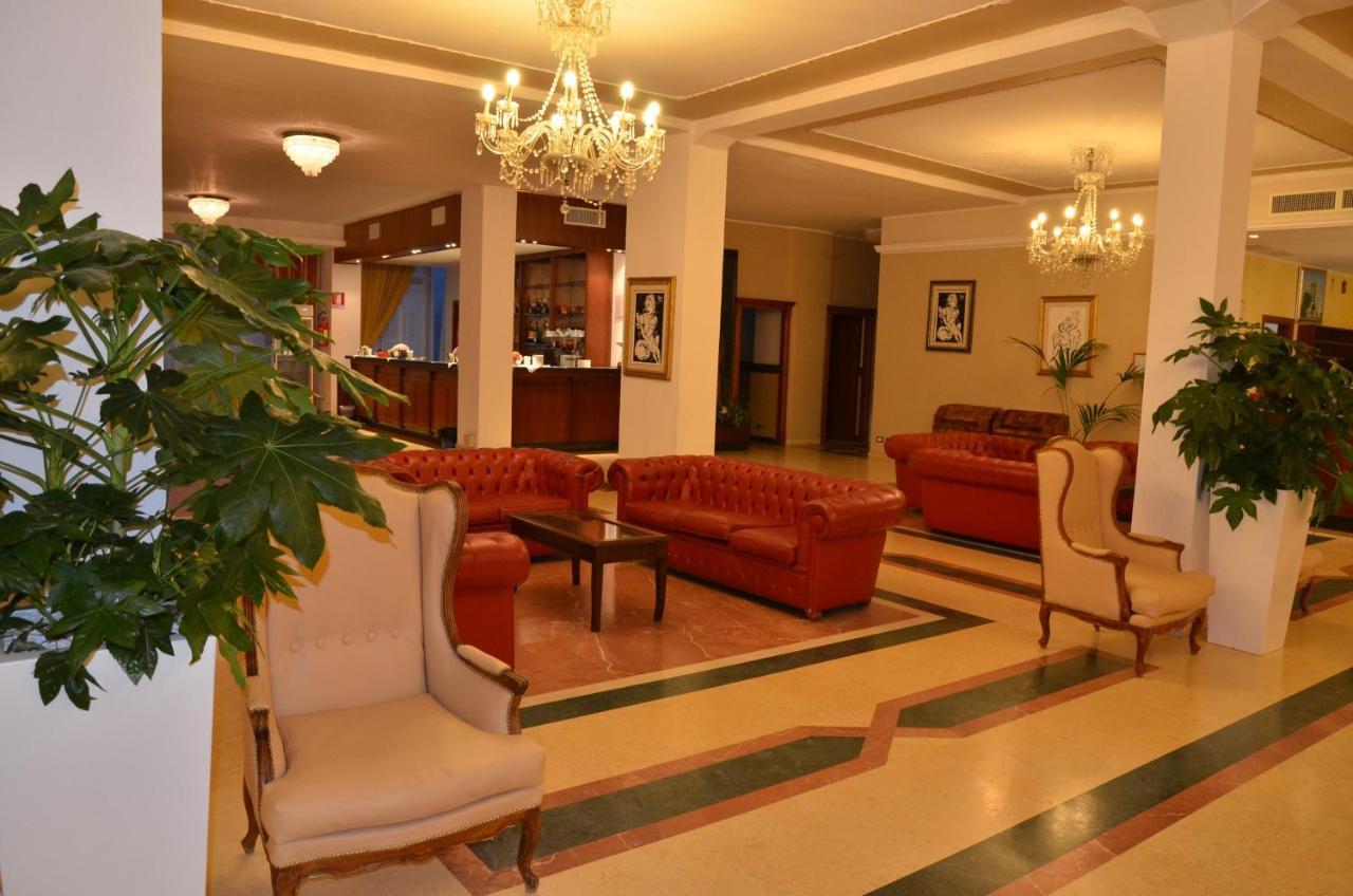 Grand Eurhotel Montesilvano Marina Екстериор снимка