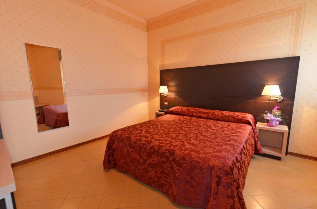 Grand Eurhotel Montesilvano Marina Екстериор снимка